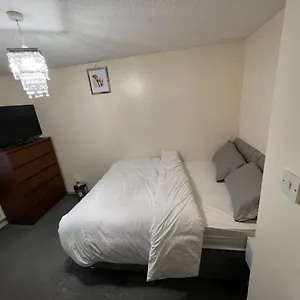 Henderson Court Homestay London