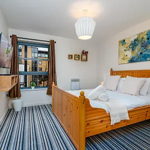 Zenith Hub Apartment London